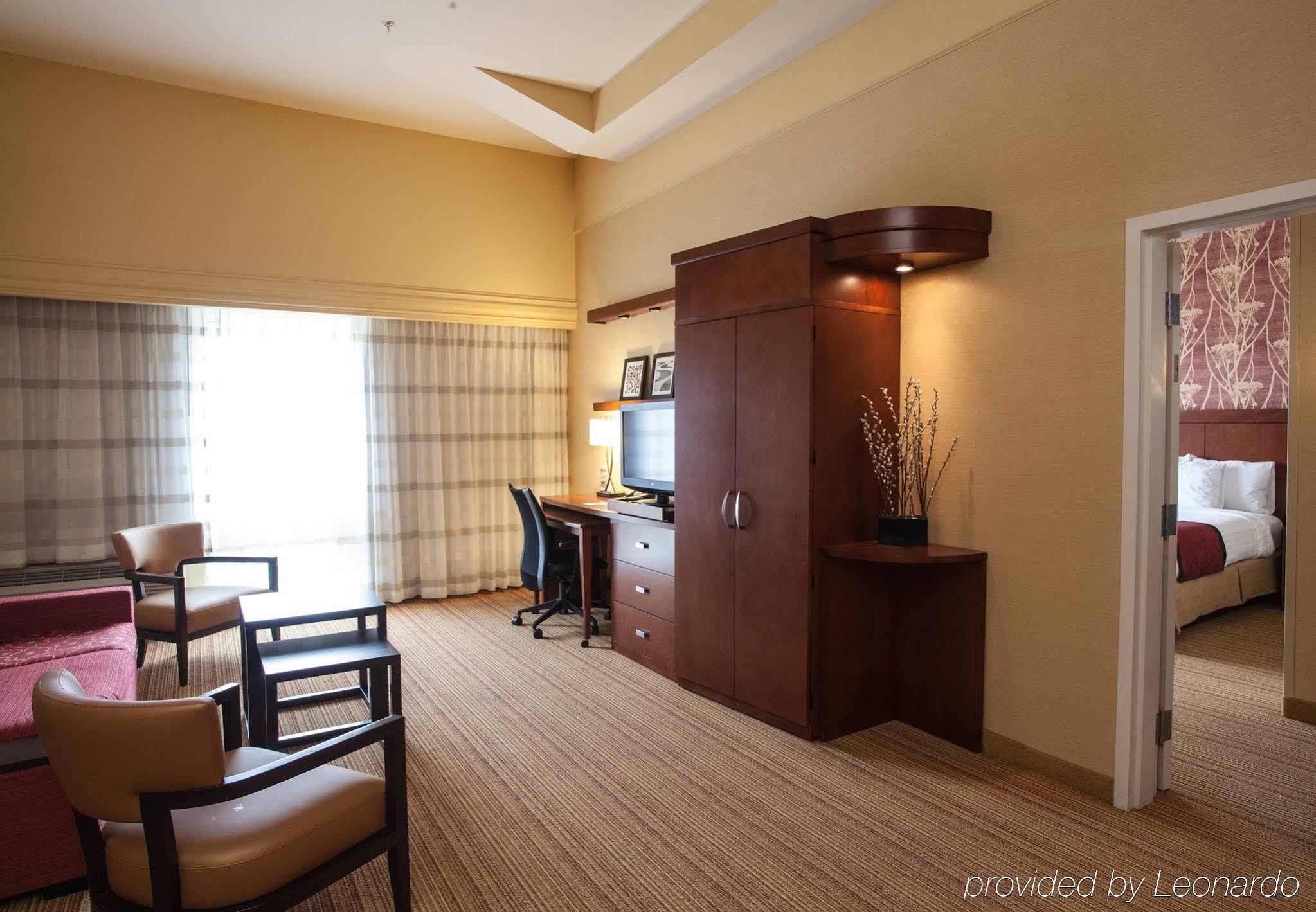 מלון Courtyard By Marriott יורק מראה חיצוני תמונה