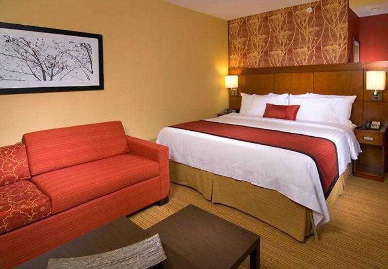 מלון Courtyard By Marriott יורק מראה חיצוני תמונה