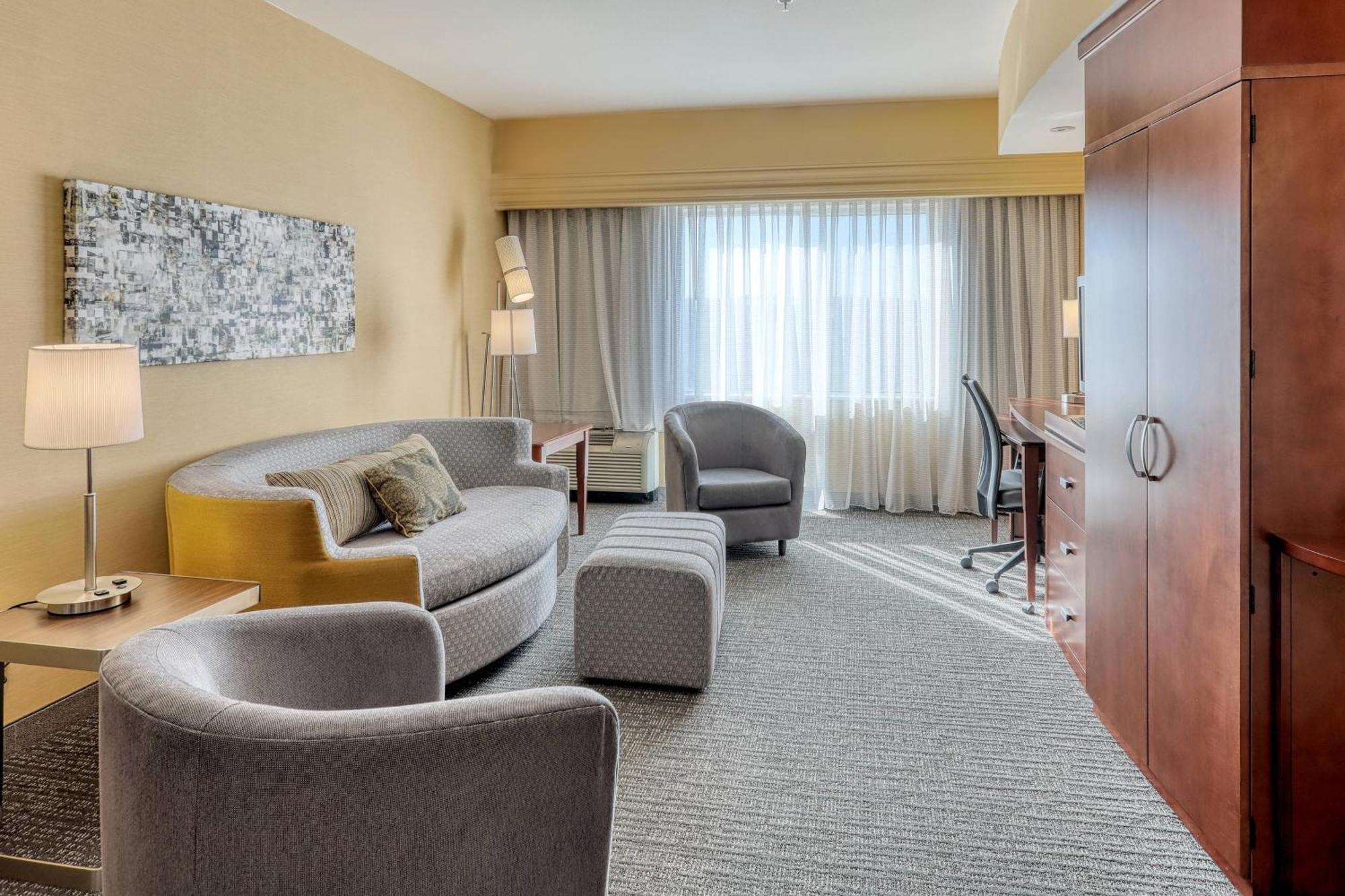 מלון Courtyard By Marriott יורק מראה חיצוני תמונה