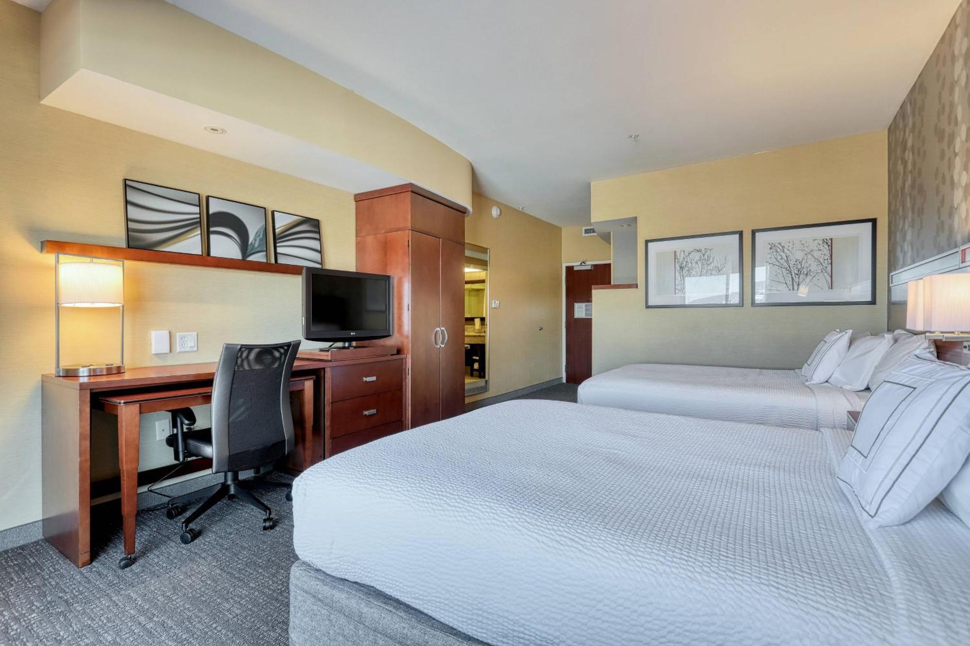 מלון Courtyard By Marriott יורק מראה חיצוני תמונה