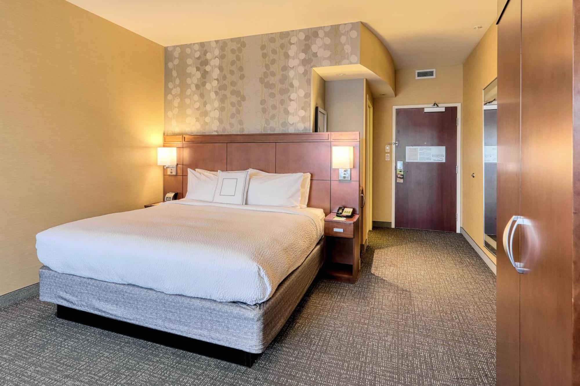 מלון Courtyard By Marriott יורק מראה חיצוני תמונה
