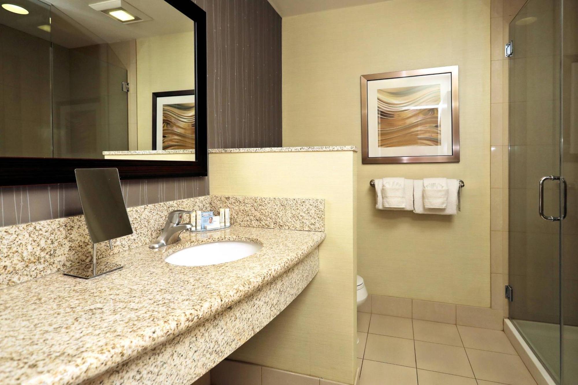 מלון Courtyard By Marriott יורק מראה חיצוני תמונה