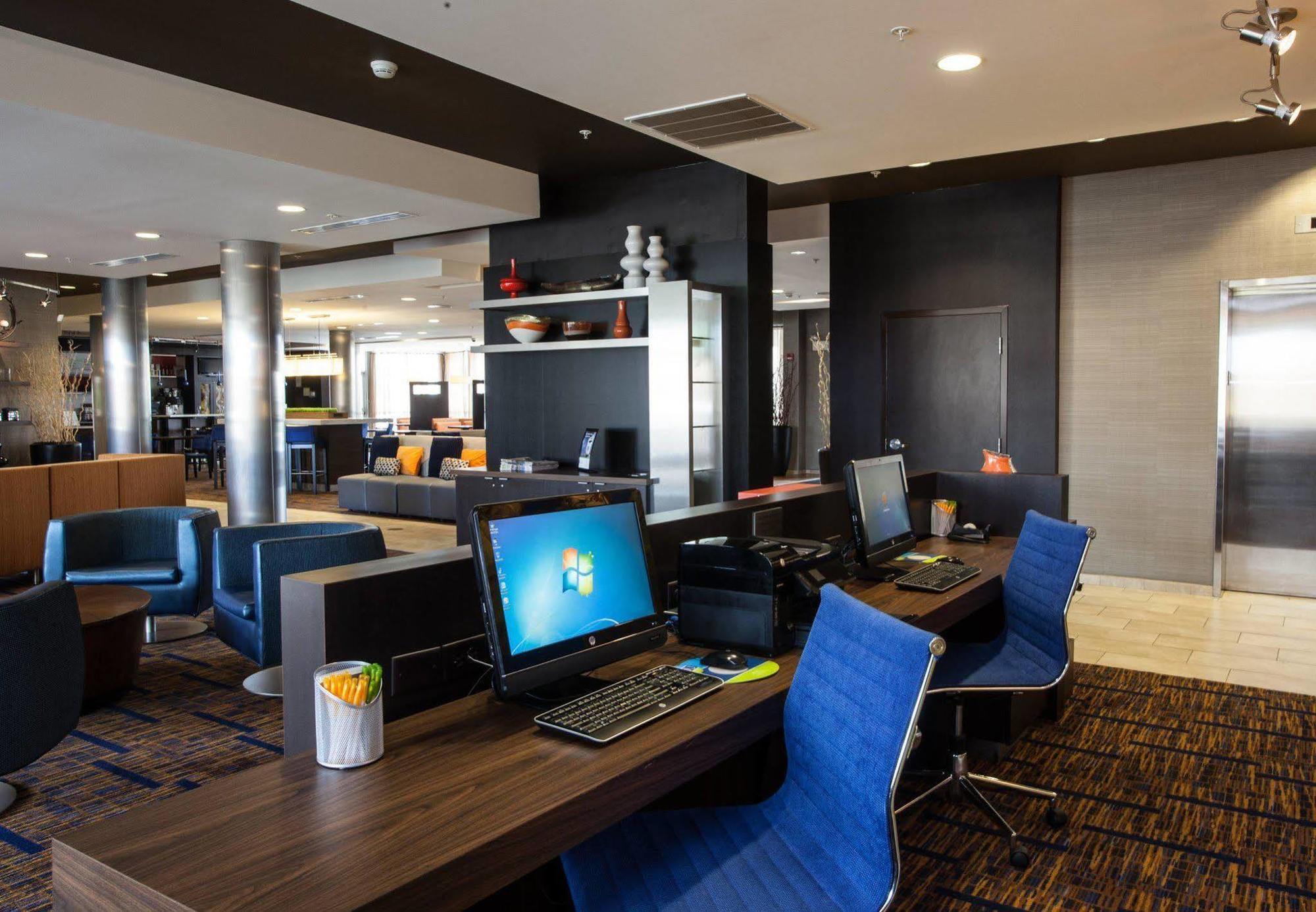 מלון Courtyard By Marriott יורק מראה חיצוני תמונה